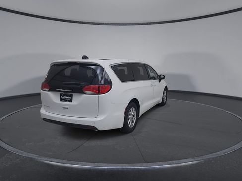 New 2027 Chrysler Pacifica LX FWD image 13