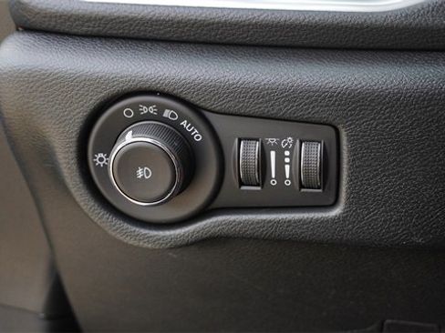 New 2026 Chrysler Pacifica Pinnacle image 24