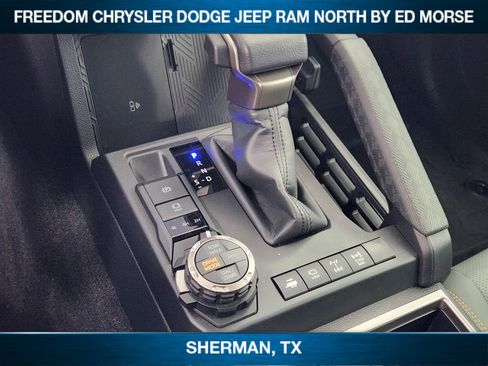 Used 2025 Toyota 4Runner Trailhunter image 17