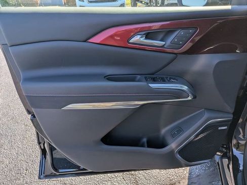 New 2026 Chevrolet Traverse RS w/ LPO, Floor Liner Package image 11