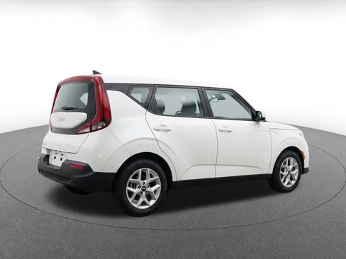 Used 2025 Kia Soul LX w/ LX Technology Package FWD image 9