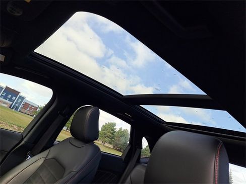 Certified 2024 Ford Edge ST-Line image 7