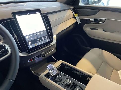 New 2026 Volvo XC90 B6 Plus w/ Protection Package Premier image 33