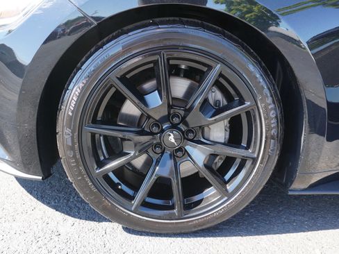 Used 2017 Ford Mustang GT Premium w/ Black Accent Package RWD image 29