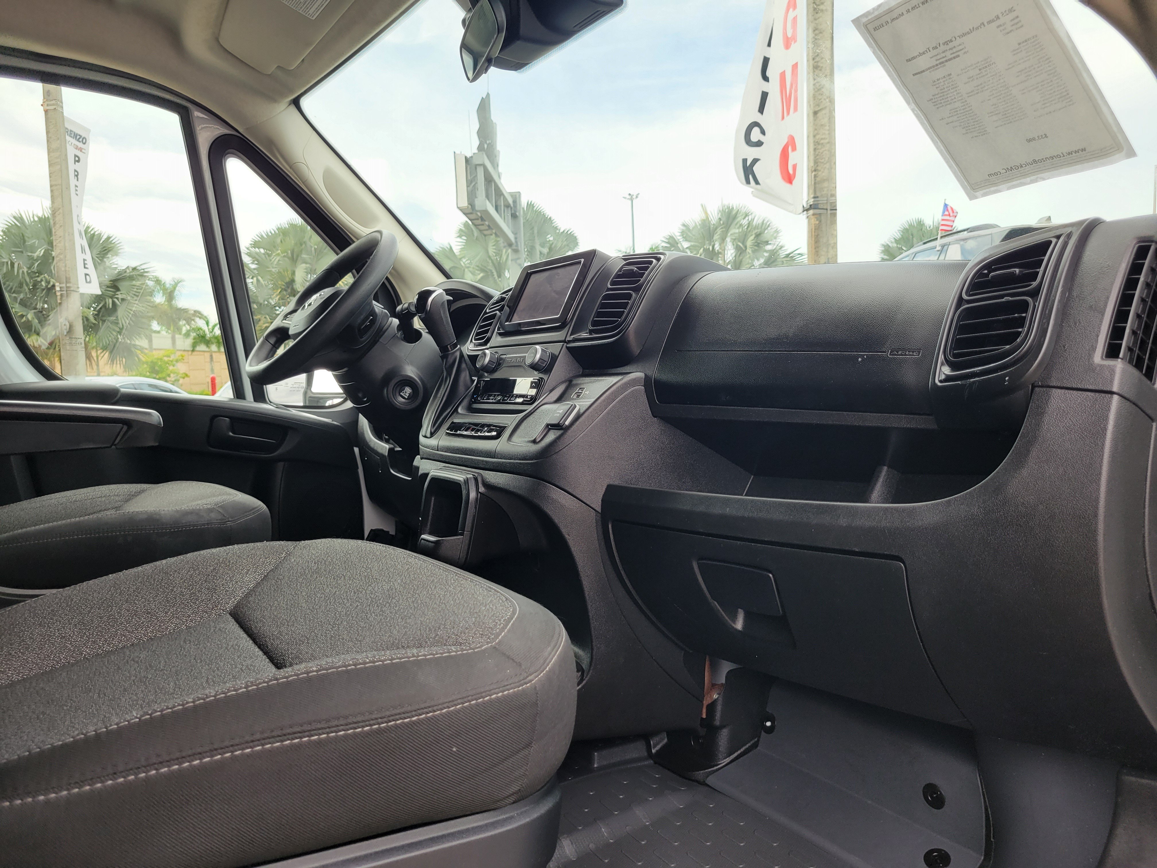 Used 2025 RAM ProMaster 2500 w/ U-Haul Equipment Group FWD image 13