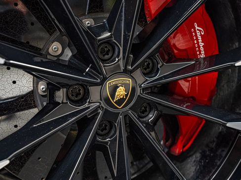Used 2022 Lamborghini Urus AWD/4WD image 11