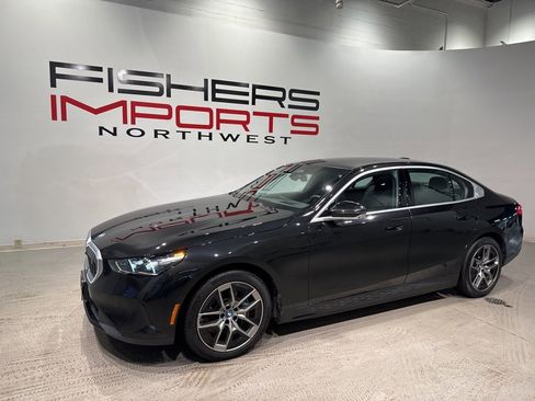 Used 2024 BMW i5 eDrive40i w/ Premium Package image 8