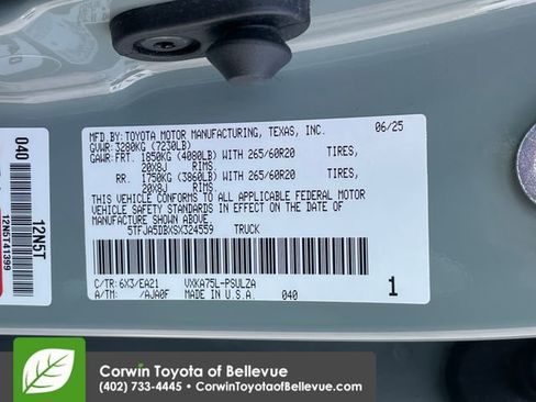 Used 2025 Toyota Tundra Limited image 24