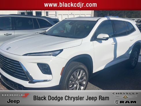 Used 2025 Buick Enclave Preferred w/ Power Package image 1