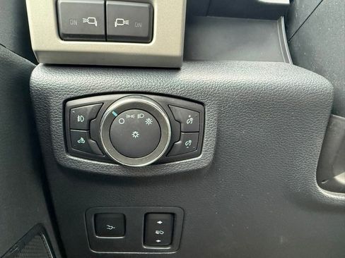 Used 2022 Ford F350 Lariat w/ Black Appearance Package AWD/4WD image 16