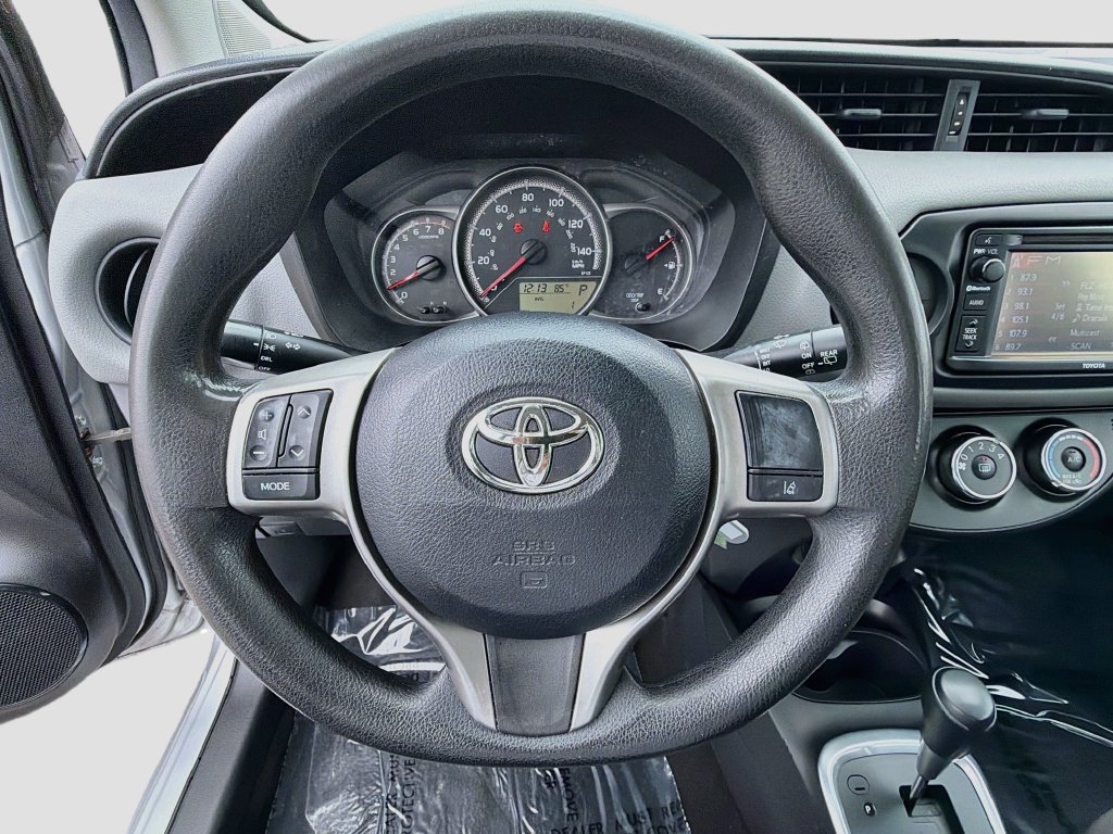 Used 2017 Toyota Yaris L FWD image 36