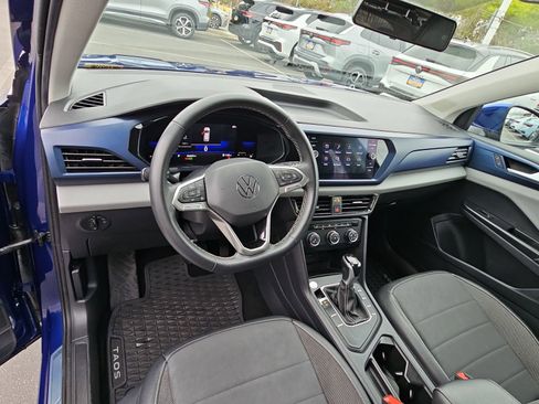 Used 2022 Volkswagen Taos SE FWD image 15