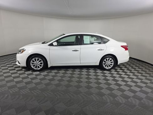 Used 2019 Nissan Sentra SV image 2
