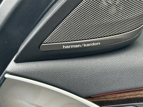 Used 2023 BMW 530e w/ Premium Package RWD image 19