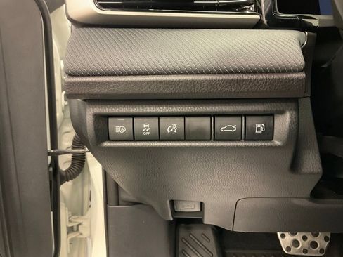 Used 2025 Toyota Camry XSE AWD/4WD image 14