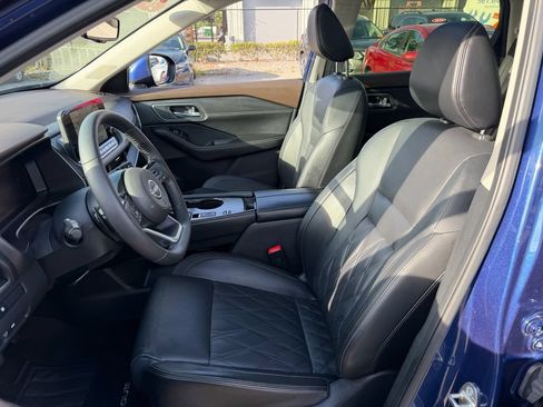 Certified 2023 Nissan Rogue Platinum FWD image 10