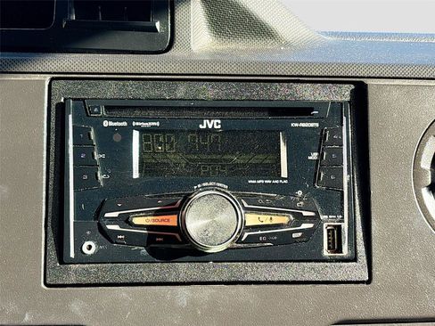 Used 2013 Ford E-350 and Econoline 350 XLT image 15