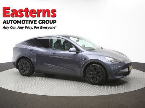Used 2022 Tesla Model Y Long Range AWD/4WD image 42