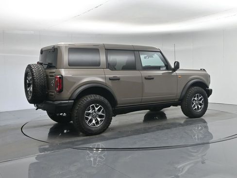 Used 2025 Ford Bronco Badlands image 30