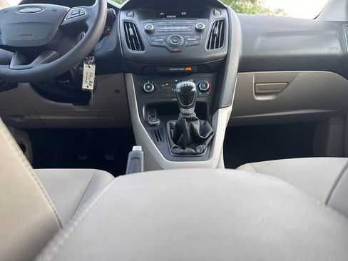 Used 2016 Ford Focus SE w/ SE Power Seat Package FWD image 50
