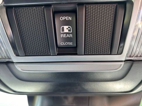 Used 2024 RAM 2500 Laramie w/ Sport Appearance Package image 30