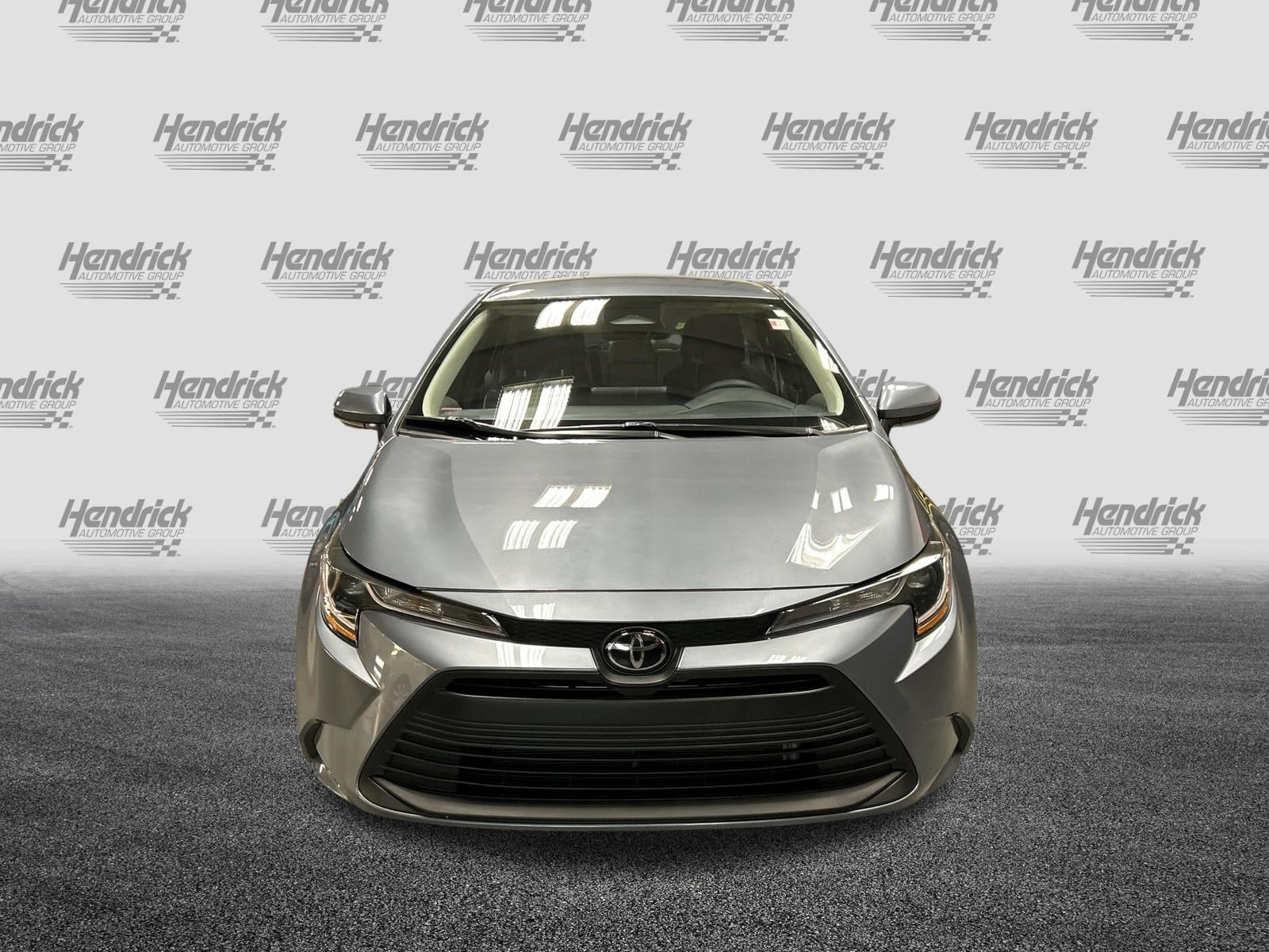 Used 2025 Toyota Corolla LE FWD image 3