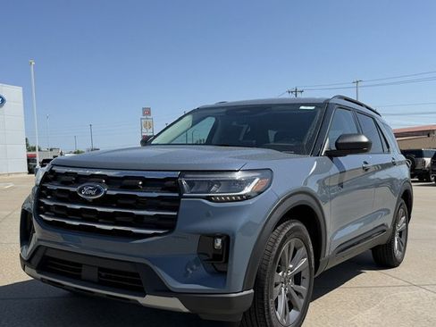 New 2026 Ford Explorer Active w/ Active Comfort Package AWD/4WD image 2