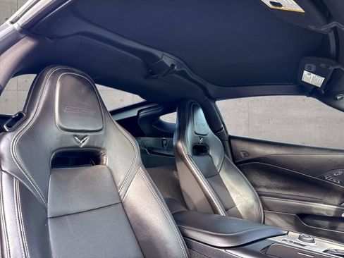 Used 2015 Chevrolet Corvette Z06 w/ 2LZ Preferred Equipment Group image 7