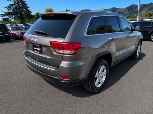 Used 2012 Jeep Grand Cherokee Laredo RWD image 4