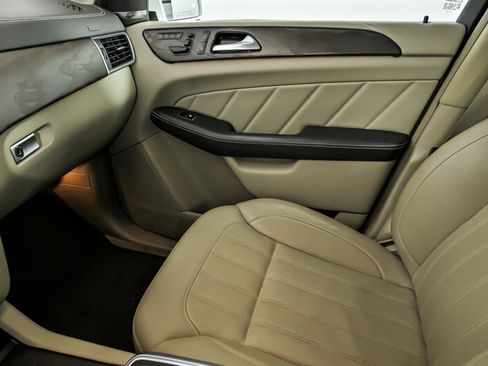 Used 2016 Mercedes-Benz GL 320 BlueTEC 4MATIC image 36