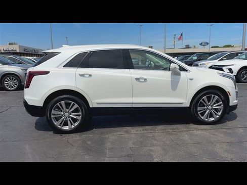 Used 2024 Cadillac XT5 Premium Luxury w/ LPO, Floor Liner Package FWD image 9