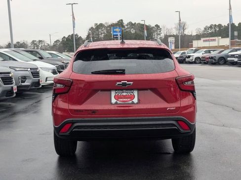 New 2026 Chevrolet Trax RS w/ Sunroof Package image 4