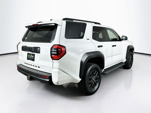 Used 2025 Toyota 4Runner SR5 AWD/4WD image 9