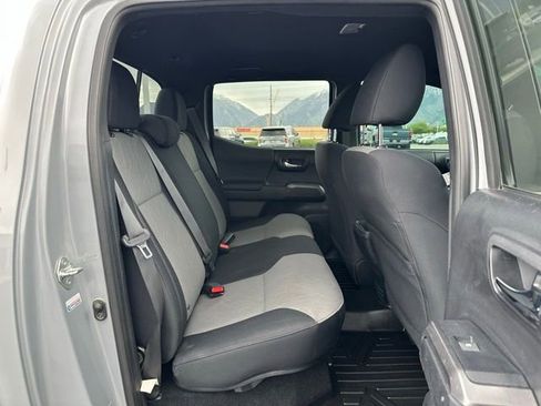 Used 2020 Toyota Tacoma TRD Off-Road w/ Technology Package AWD/4WD image 14