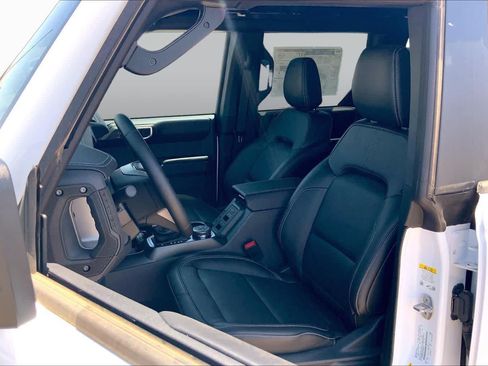 New 2026 Ford Bronco Outer Banks w/ Sasquatch Package AWD/4WD image 9