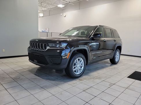 New 2026 Jeep Grand Cherokee Laredo X AWD/4WD image 2