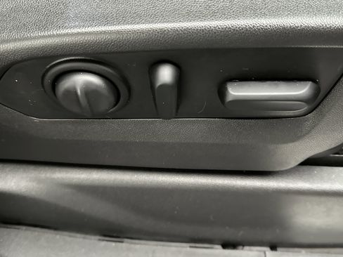 Used 2019 Chevrolet Silverado 1500 High Country w/ Z71 Off-Road Package image 28