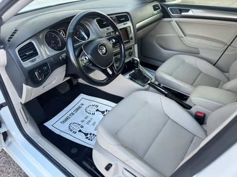 Used 2015 Volkswagen Golf TDI S FWD image 9