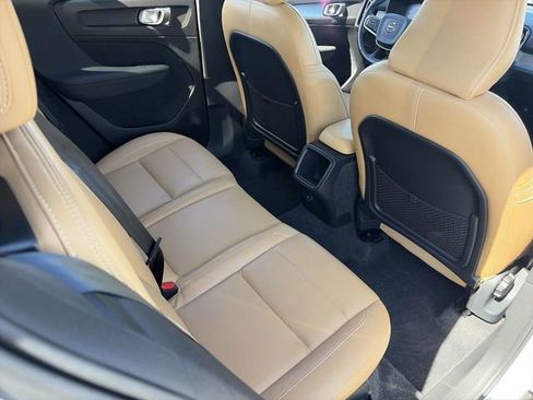Used 2020 Volvo XC40 T5 Momentum w/ Protection Package Premier AWD/4WD image 15