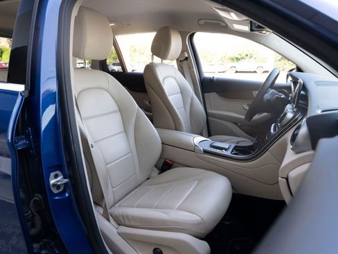 Used 2022 Mercedes-Benz GLC 300 image 26