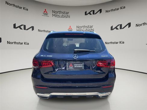 Used 2022 Mercedes-Benz GLC 300 4MATIC w/ Multimedia Package Lite image 4