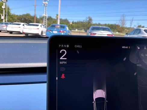 Used 2023 Tesla Model Y AWD image 25