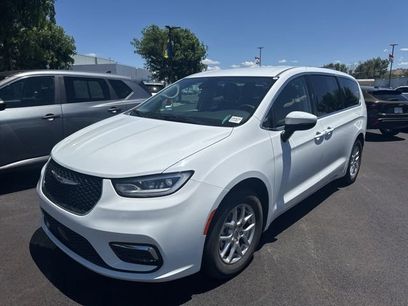 Used 2023 Chrysler Pacifica Touring-L