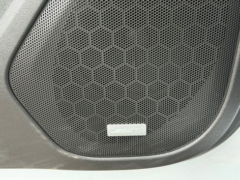 Used 2023 GMC Acadia Denali w/ Denali Ultimate Package image 12