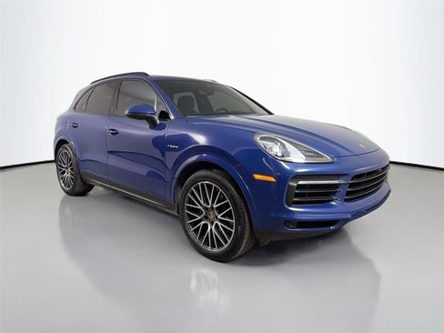 Certified 2022 Porsche Cayenne Coupe AWD/4WD image 9