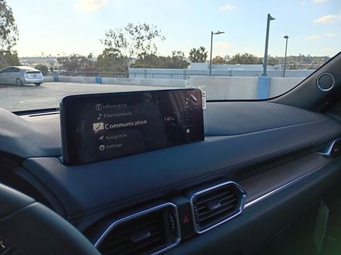 New 2025 MAZDA CX-5 Signature image 28