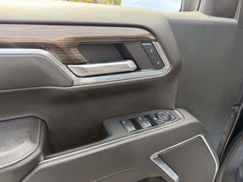 Used 2023 Chevrolet Silverado 1500 LT AWD/4WD image 18