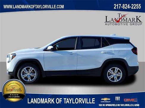 Used 2024 GMC Terrain SLE image 1