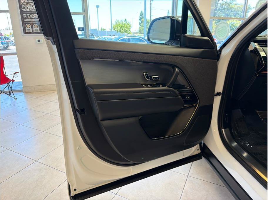 Used 2024 Land Rover Range Rover Sport Dynamic SE AWD/4WD image 9