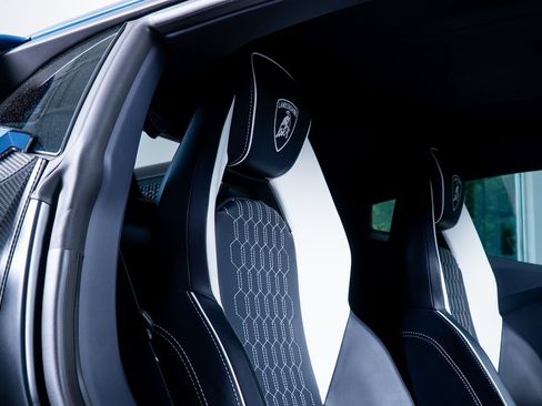 Used 2024 Lamborghini Revuelto image 58